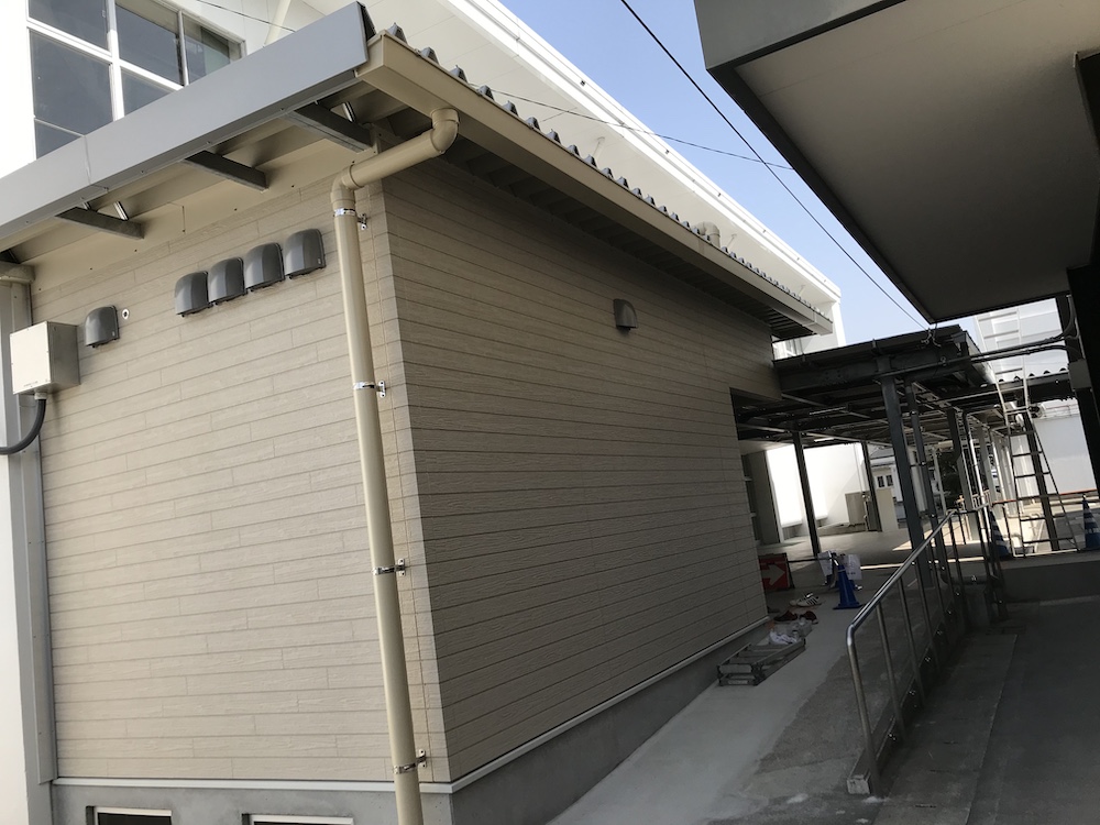 御船高等学校トイレ棟外観